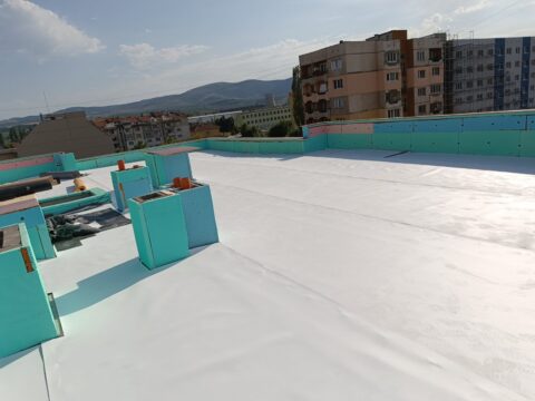 Ремонт на хидроизолация на плосък покрив на жилищна сграда