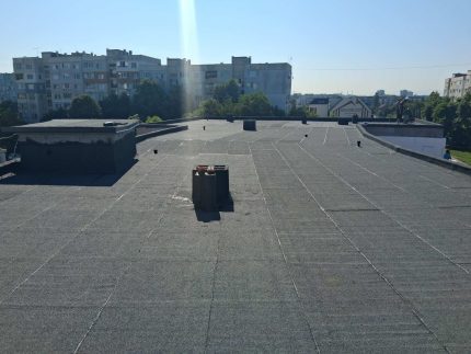 Ремонт и хидроизолация на плоски покриви 2 Доставка и професионален монтаж на битумна хидроизолация с SBS мембрана от Hydrostop.bg