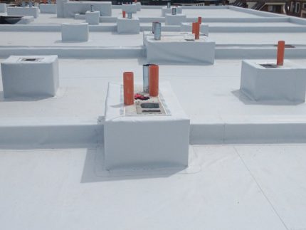 Ремонт и хидроизолация на плоски покриви 3 Професионален монтаж на PVC хидроизолация Fatra в кв. Малинова долина - HydroStop.bg