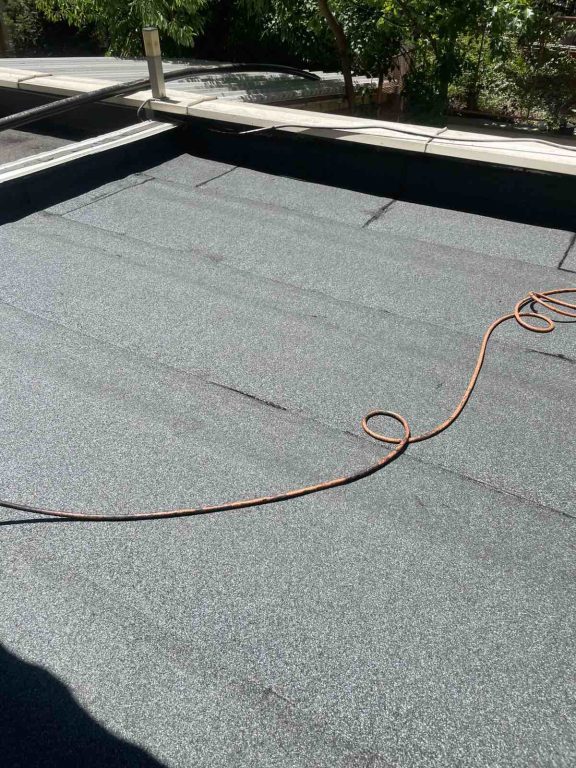 Полагане на битумна хидроизолация на плосък покрив в кв. Хладилника, гр. София 10 Ремонт на покрив с битумна хидроизолация-HydroStop.bg