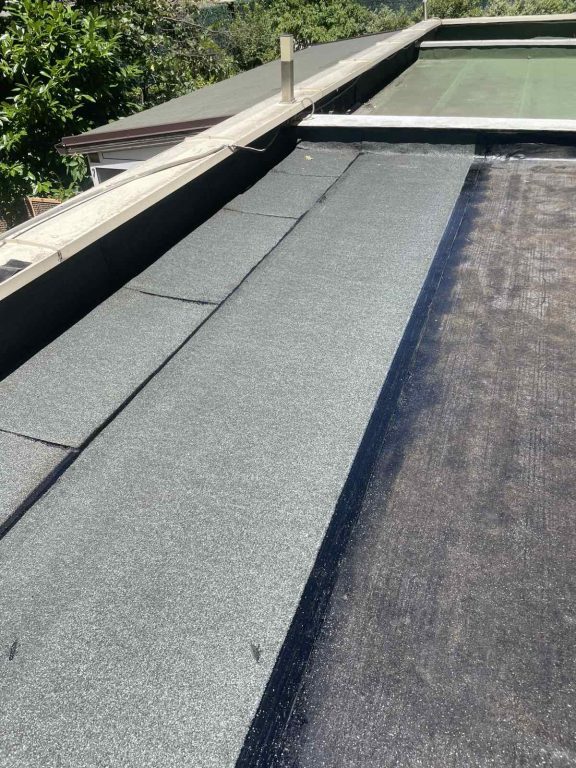 Полагане на битумна хидроизолация на плосък покрив в кв. Хладилника, гр. София 9 Ремонт на покрив с битумна хидроизолация-HydroStop.bg