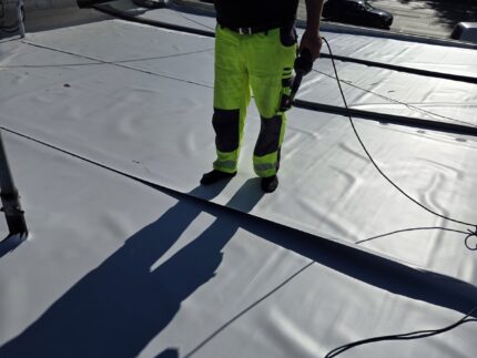 Ремонт на плоски покриви на бизнес сгради 22 Ремонт на плоски покриви на бизнес сгради, Хидростоп