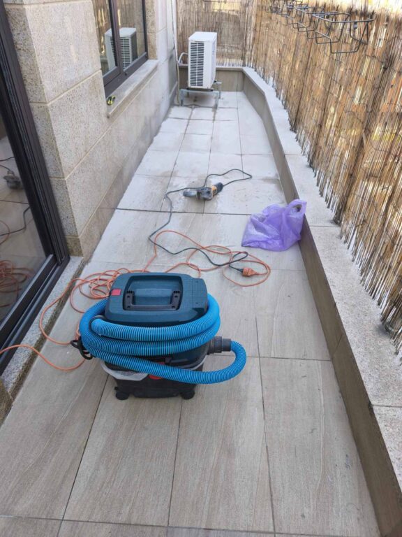 Почистване и хидроизолиране на тераса с безцветна полиуретанова хидроизолация – гр. София 6 Почистване и хидроизолиране на тераса с безцветна полиуретанова хидроизолация – гр. София, Хидростоп