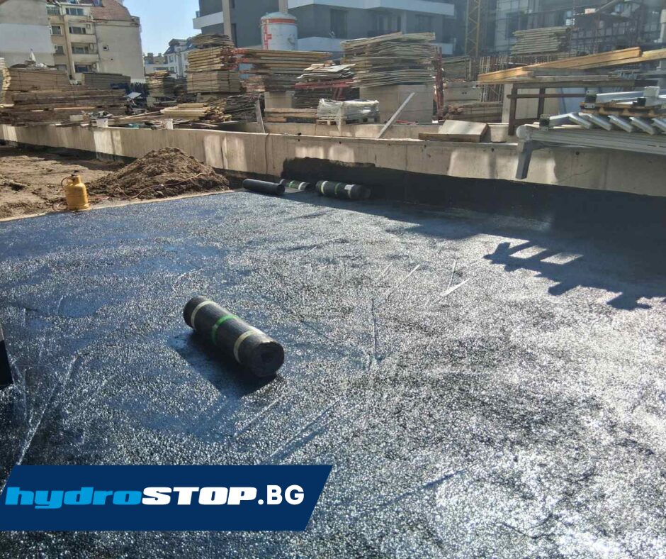 Хидроизолация на зелен покрив в кв. Малинова долина: Сигурност и анти-коренова защита от Хидростоп 2 Хидростоп-доставка-и-монтаж-на-битумна-хидроизолация-на-зелен-покрив-на-пакрикнг-на-жилищна-сграда-софия-нетъкан-текстил-с-армировка 11