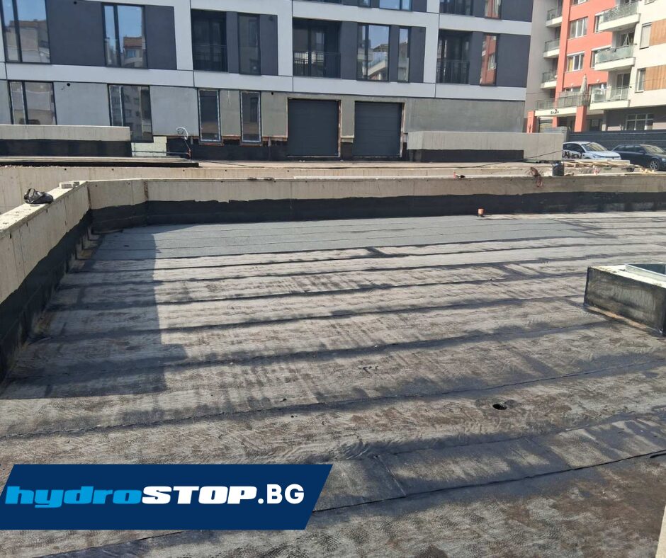 Хидроизолация на зелен покрив в кв. Малинова долина: Сигурност и анти-коренова защита от Хидростоп 11 Хидростоп-доставка-и-монтаж-на-битумна-хидроизолация-на-зелен-покрив-на-пакрикнг-на-жилищна-сграда-софия-нетъкан-текстил-с-армировка 3