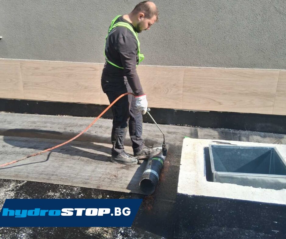 Хидроизолация на зелен покрив в кв. Малинова долина: Сигурност и анти-коренова защита от Хидростоп 3 Хидростоп-доставка-и-монтаж-на-битумна-хидроизолация-на-зелен-покрив-на-пакрикнг-на-жилищна-сграда-софия-нетъкан-текстил-с-армировка 7