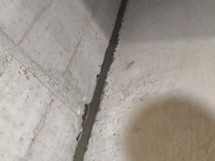 Спиране на активни течове в мазе на новопостроена сграда в гр. Банкя 18 Спиране на активни течове в мазе на новопостроена сграда в гр. Банкя, Хидростоп