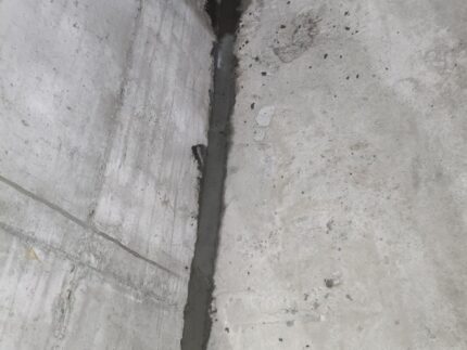 Спиране на активни течове в мазе на новопостроена сграда в гр. Банкя 7 Спиране на активни течове в мазе на новопостроена сграда в гр. Банкя, Хидростоп