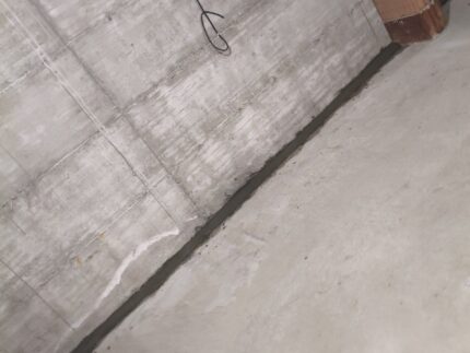 Спиране на активни течове в мазе на новопостроена сграда в гр. Банкя 8 Спиране на активни течове в мазе на новопостроена сграда в гр. Банкя, Хидростоп