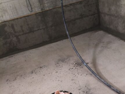 Спиране на активни течове в мазе на новопостроена сграда в гр. Банкя 23 Спиране на активни течове в мазе на новопостроена сграда в гр. Банкя, Хидростоп