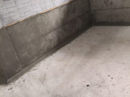 Спиране на активни течове в мазе на новопостроена сграда в гр. Банкя 24 Спиране на активни течове в мазе на новопостроена сграда в гр. Банкя, Хидростоп