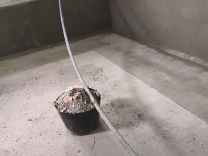 Спиране на активни течове в мазе на новопостроена сграда в гр. Банкя 29 Спиране на активни течове в мазе на новопостроена сграда в гр. Банкя, Хидростоп